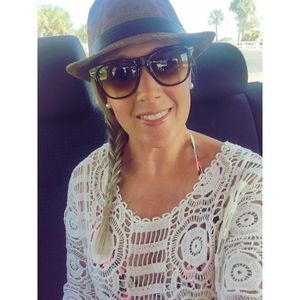 Meet your Posher, Jeanine
